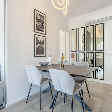 New Luce With Balcony And Free Parking