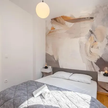 New Luce With Balcony And Free Parking *