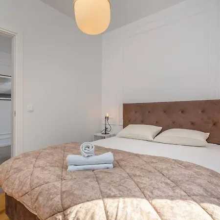 Apartment New Luce With Balcony And Free Parking