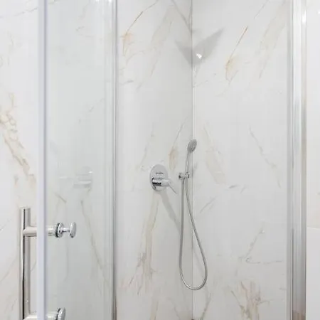 New Luce With Balcony And Free Parking Apartamento Dubrovnik