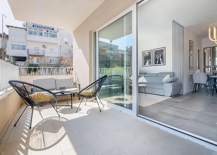 Appartement New Luce With Balcony And Free Parking *