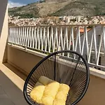 New Luce With Balcony And Free Parking Apartman
